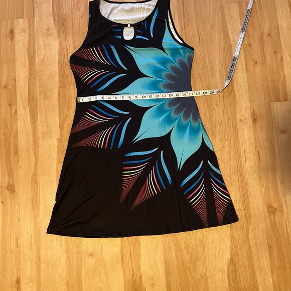 NWOT Blue burst summer dress sleeveless with black background - Picture 3 of 11